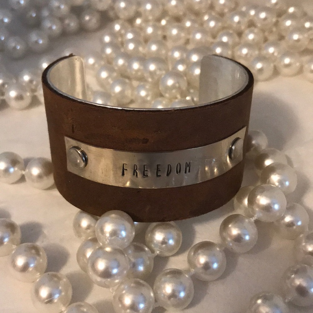 🇺🇸 RUSTIC CUFF USA LEATHER BRACELET FREEDOM - Picture 4 of 5